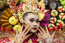 Fashion Carnaval Sasirangan dan Pawai Basasirangan