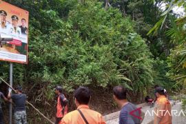 BPBD OKU pasang rambu peringatan dini bencana alam