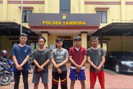 Enam tersangka pengeroyokan di Tambora ditangkap polisi