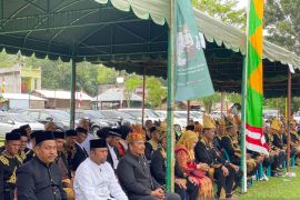 Gelar silaturahmi akbar, Pj Bupati dan 730 keuchik di Pidie gunakan pakaian adat
