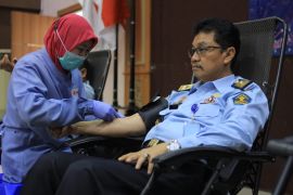 Kanwil Kemenkumham Jatim gelar donor darah Hari Bhakti Pemasyarakatan