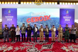 Bupati Ipuk luncurkan program Kampung Cerdik cegah "PTM"