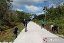 7 kilometer jalan utama di Kecamatan Merbau disemenisasi