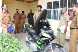 Diapresiasi! Pegawai DLH Bintan rakit motor bekas jadi motor bertenaga listrik
