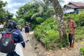 DPRD wujudkan keinginan warga membuat siring jalan melalui pokir