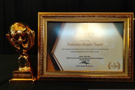 Bangka Tengah terima penghargaan daerah berstatus UHC