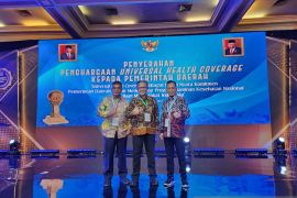 Bangka Tengah terima penghargaan daerah berstatus UHC