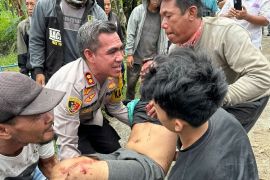 Aksi heroik Kapolres Batubara evakuasi korban kecelakaan beruntun