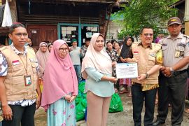 UPZ Bank Kalsel bagikan ratusan paket sembako jelang Ramadhan