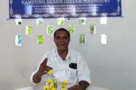 Tokoh adat Sentani minta aparat polisi tangkap penggambar bintang kejora