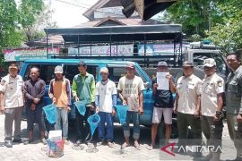 Sekeluarga "berprofesi" jadi badut ditangkap Satpol PP HST