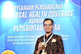 Wapres Ma'ruf Amin berikan penghargaan atas capaian UHC Kota Bukittinggi
