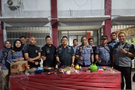 Tim Satopspatnal geledah kamar napi di Lapas Pohuwato