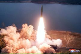 Korut tembakkan dua rudal setelah kapal selam nuklir AS tiba di Korsel