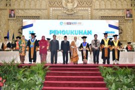 Gubernur Khofifah apresiasi orasi ilmiah putri Wapres RI