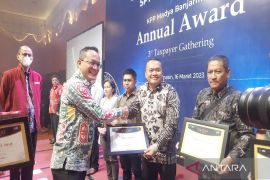 KPP Madya Banjarmasin berikan penghargaan wajib pajak terbaik tahun 2022