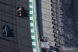 Perez rebut pole GP Arab Saudi saat Verstappen tersingkir