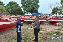 Nelayan Bangka Selatan terima bantuan kapal usulan DPRD
