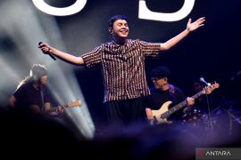 Penampilan spesial Tulus di konser karya Yovie Widianto