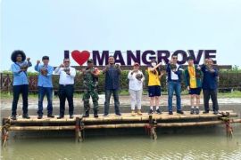 IKPP Tangerang gandeng pelajar hingga PWI tanam magrove dukung eco-tourism