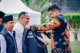 Bobby ingatkan camat & lurah selalu hadir di tengah masyarakat