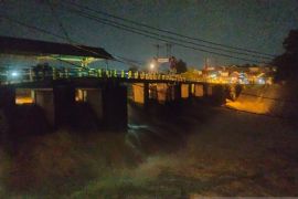 Bendung Katulampa siaga 3  banjir Jakarta