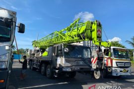 Erick Thohir pastikan lapangan stadion Piala Dunia telah penuhi standar FIFA