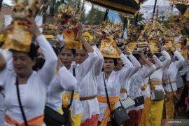 Upacara Melasti di Banyuasin Jelang Hari Raya Nyepi Page 2 Small