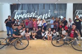 Anak Kris Biantoro "gowes" Jakarta-Semarang