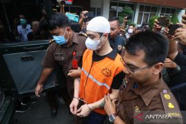 Pelimpahan Ferry Irawan ke Kejari Kota Kediri