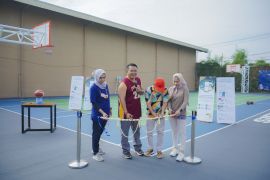 Bisa main malam, PT SIER buka lapangan basket berstandar nasional