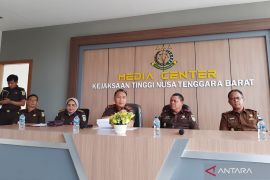 Kajati NTB sebut tunggu "tanggal main" terkait SP3 tanker BBM