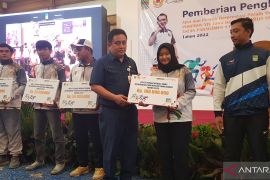 Pemkab Bekasi salurkan bonus Rp89 miliar atlet berprestasi