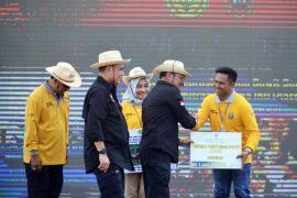 Bank Kalsel salurkan KUR dukung program "SISKA KUINTIP"