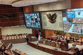 DPR setujui naturalisasi empat atlet sepak bola dan basket