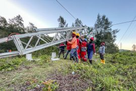 PLN bangun menara darurat jaga kelancaran pasokan listrik di Pulau Timor