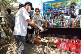 Satpol PP Mataram meningkatkan pengawasan peredaran miras pada Ramadhan