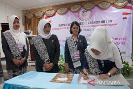 Bidan di Tanah Bumbu diminta "melek teknologi"