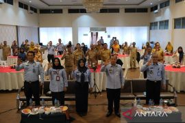 Dua kabupaten di Babel terima penghargaan Peduli HAM