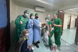 Warga terpencil Pulau Maradapan terbantu layanan Rumah Sakit Apung