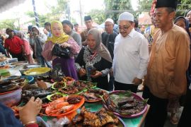 Wabup Banjar harapkan pasar wadai gerakan perekonomian rakyat