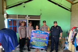 Bea Cukai perbatasan ancam pidana bagi pelaku usaha lelong