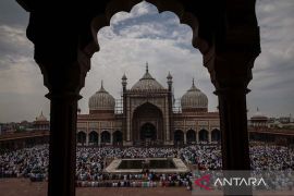 Suasana shalat Jumat pertama Ramadhan di sejumlah negara