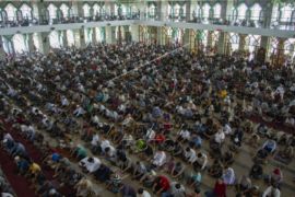 Ibadah shalat Jumat pertama Ramadhan di Makassar