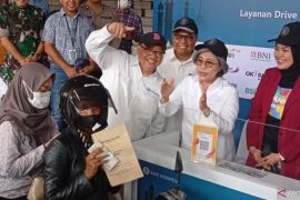 BI Jatim mulai buka layanan "drive thru" penukaran uang