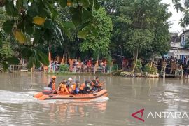 Pencarian satu orang korban insiden perahu tambang di Surabaya dilanjut besok
