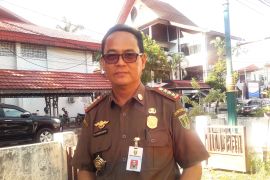 Tim gabungan Tabalong amankan puluhan botol miras