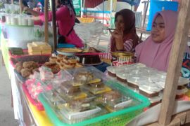 Kue madona dan asida jadi favorit menu buka puasa di Ambon