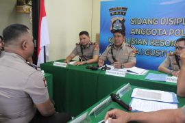 Polres Bandara Ngurah Rai tahan anggotanya karena mangkir selama 14 hari
