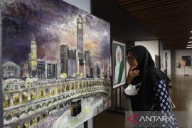Pameran lukisan "Rindu Jiwa" didominasi tema religi